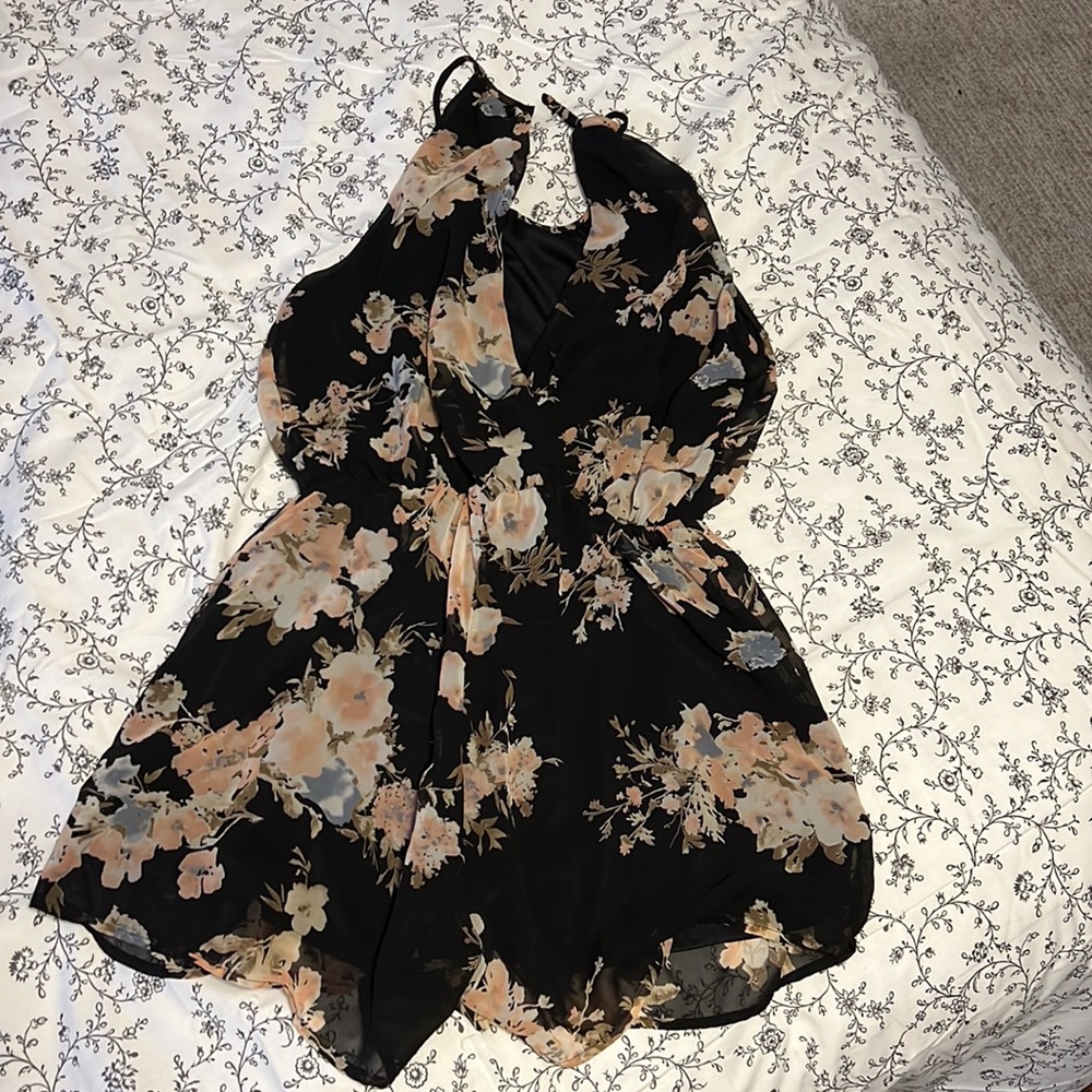 Floral Romper - Picture 2 of 4